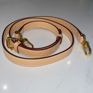 Elegant Tan Leather Bag Strap